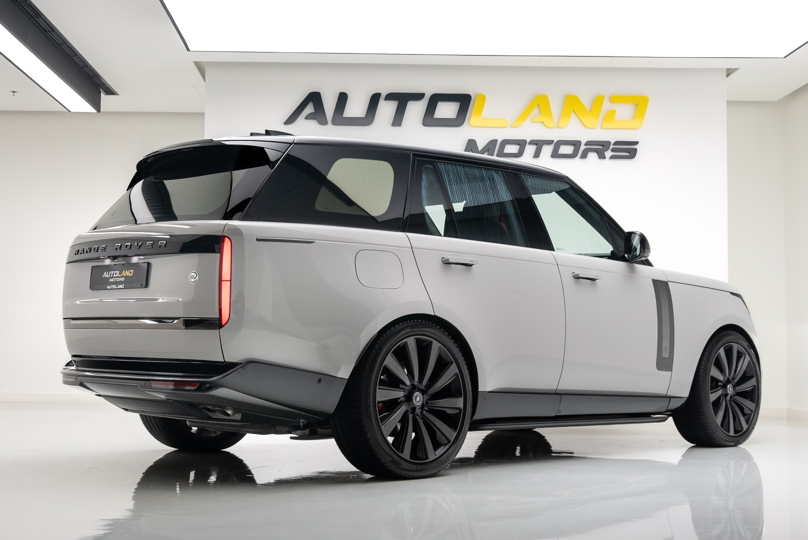 2024 RANGE ROVER VOGUE P530 SV WARRANTY AND SERVICE.